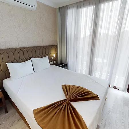 Hotel Patron 2*